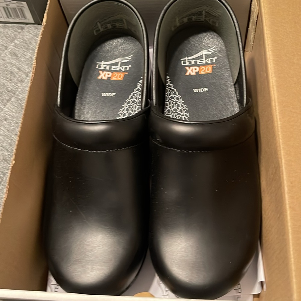 Dansko XP 2.0 Black Clogs - Picture 3 of 3